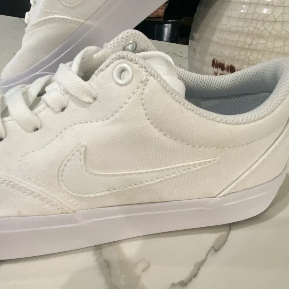 - Nike Unisex Adult-Fitness shoes - Picture 14 of 15
